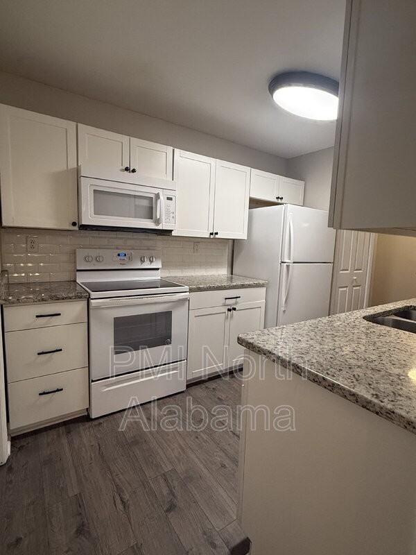 4988 Seven Pine Cir - Photo 6 of 18