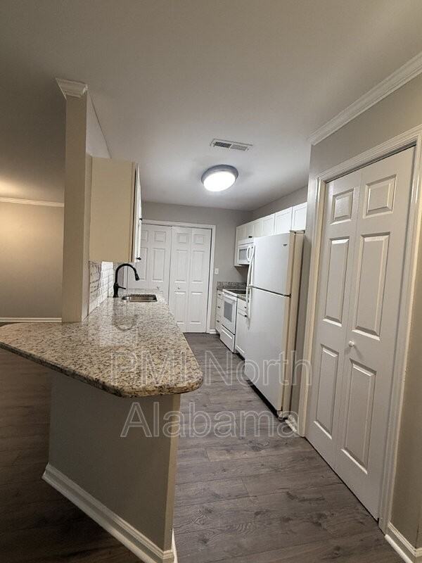 4988 Seven Pine Cir - Photo 7 of 18