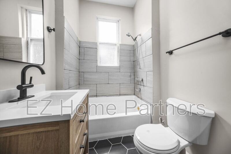 3148 Nebraska Ave #2F - Photo 4 of 16