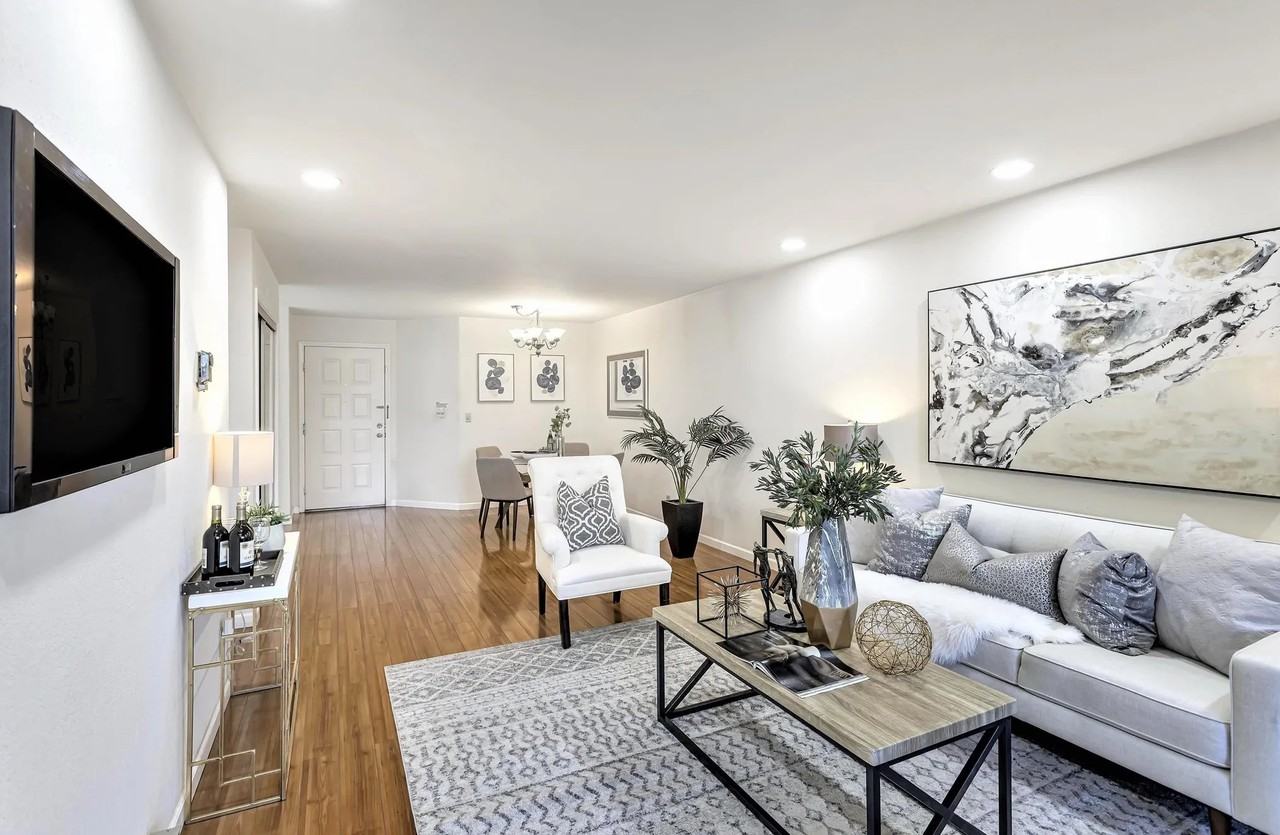 47112 Warm Springs Blvd - Photo 3 of 11