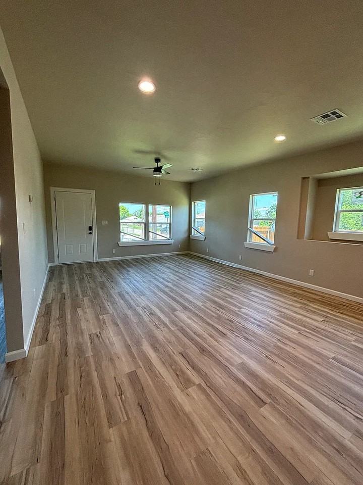 1544 Ne 29th St - Photo 2 of 15