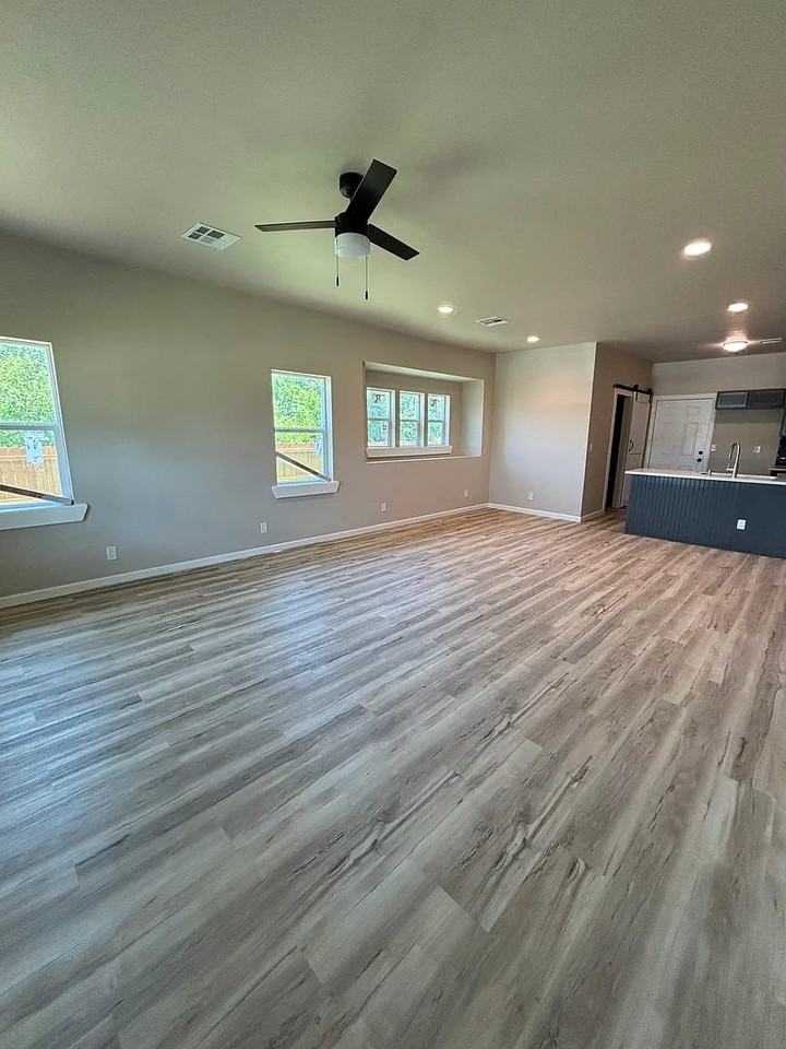 1544 Ne 29th St - Photo 3 of 15