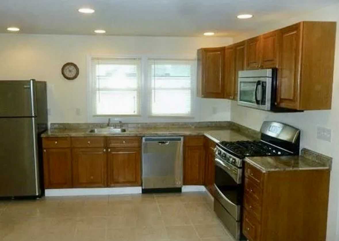 285 Bank St #2 - Photo 2 of 5