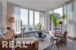 featured image of E 44th St #PH