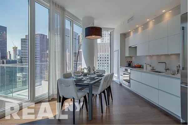 E 44th St #PH - Photo 2 of 9