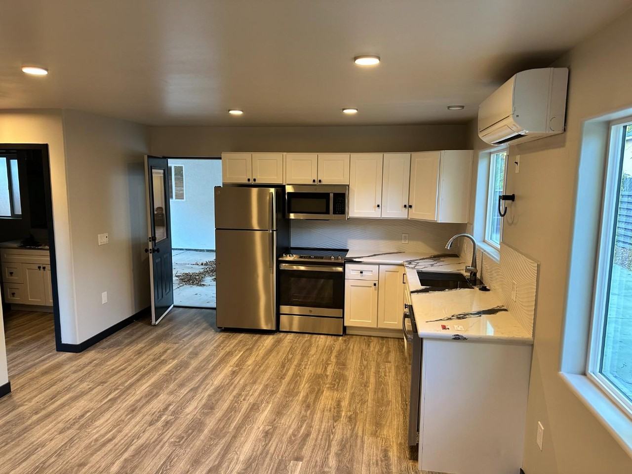 5233 9th Ave - Photo 6 of 17