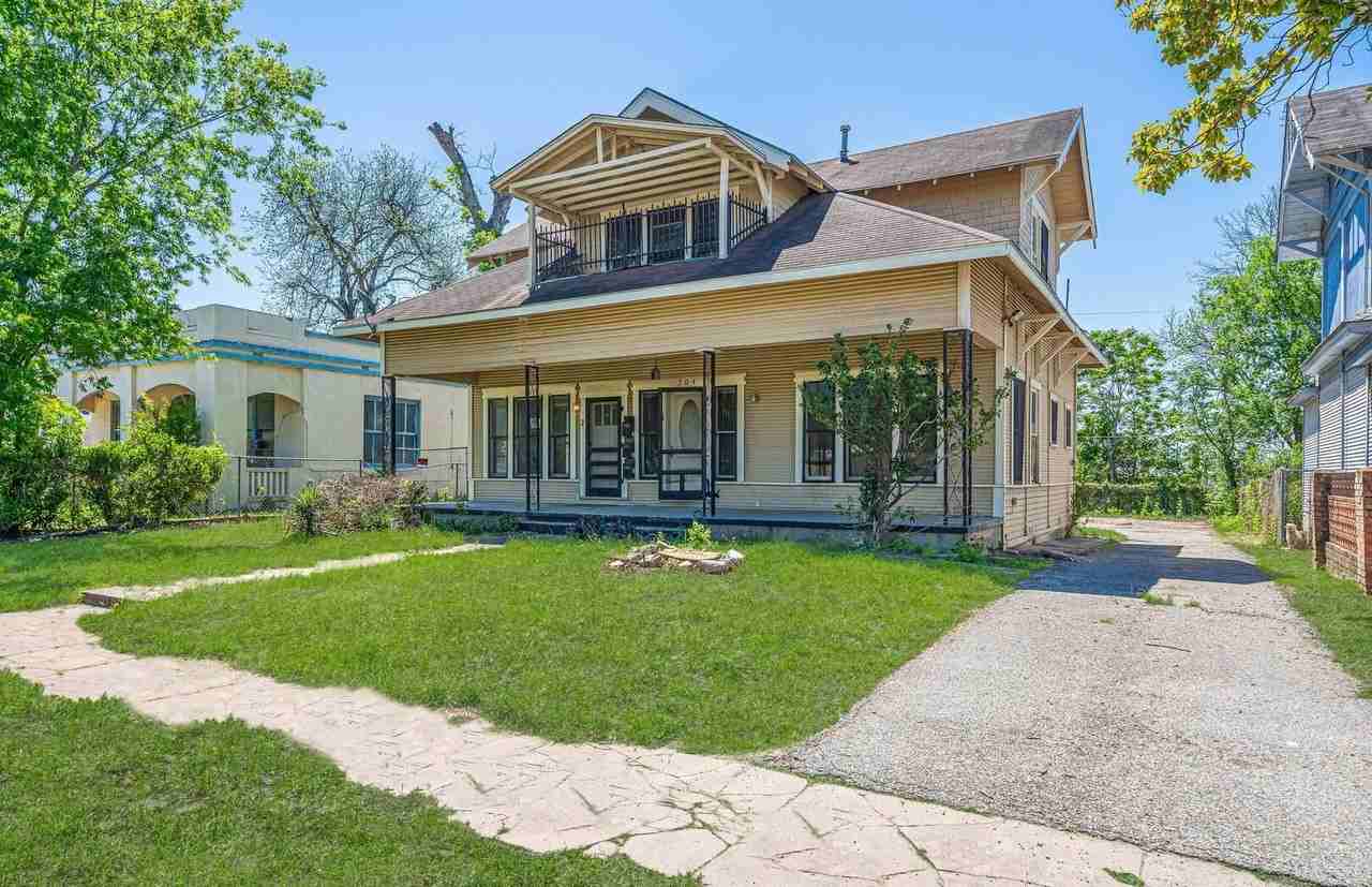 204 Mount Vernon Ct - Photo 3 of 6