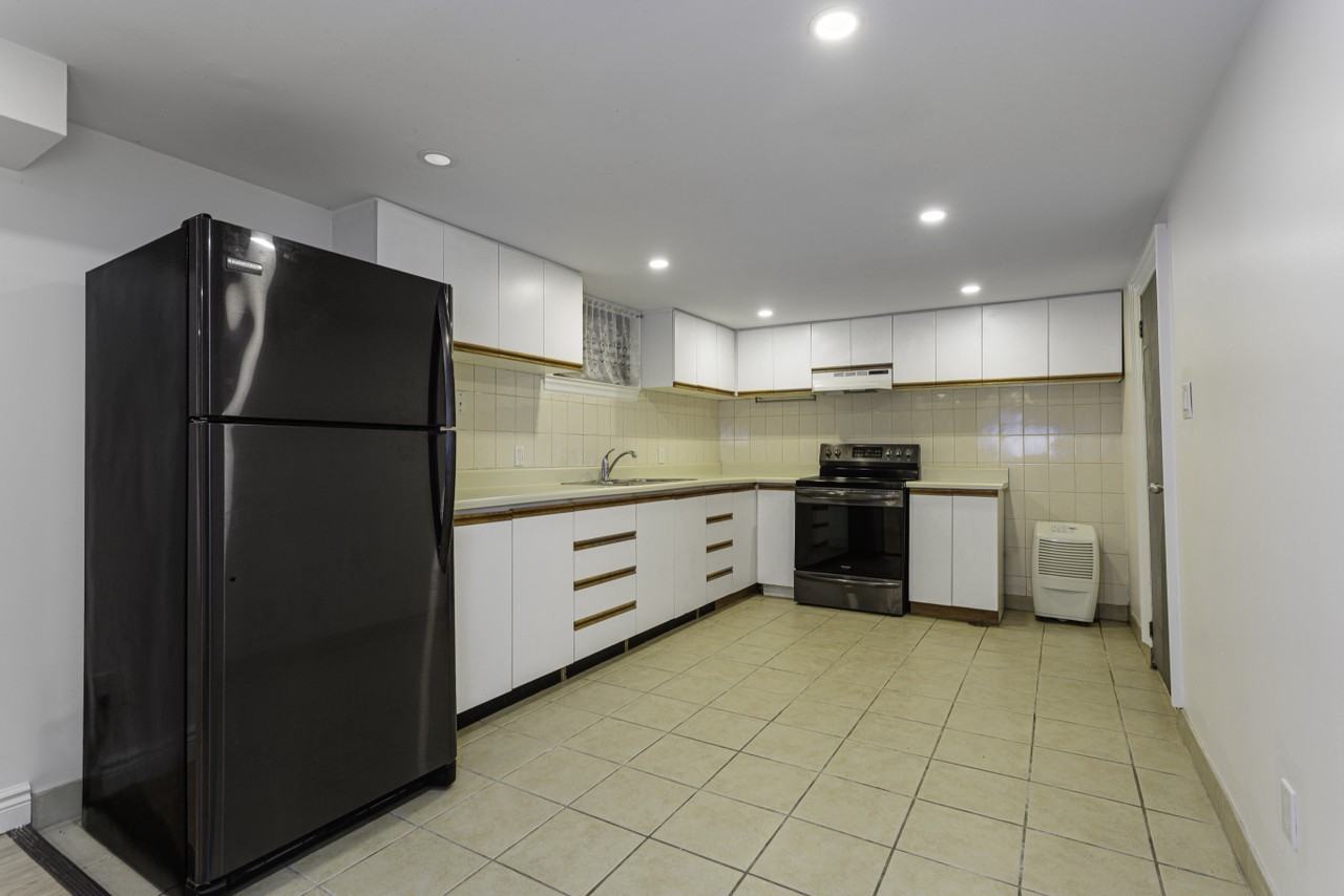 111 Galley Ave - Photo 2 of 14