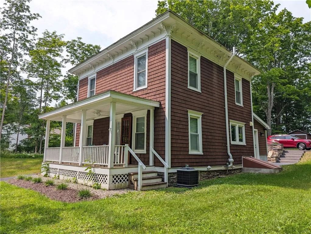 193 Phoenix Mills Cross Road - Photo 2 of 25