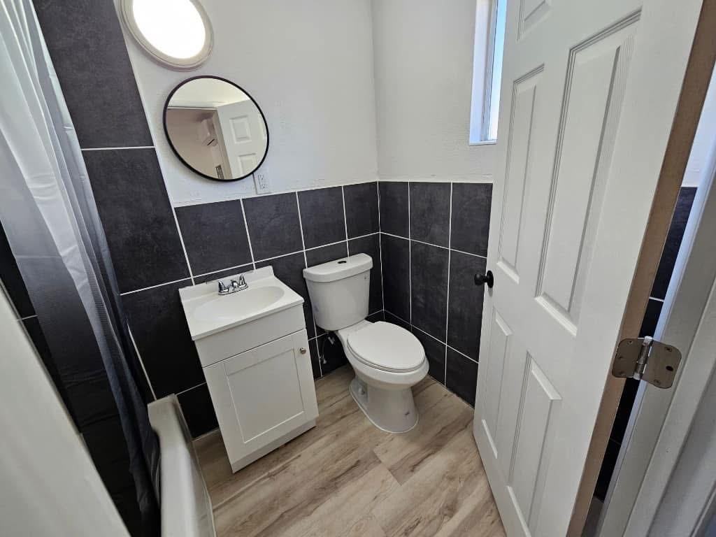 1225 W Beale St - Photo 2 of 5