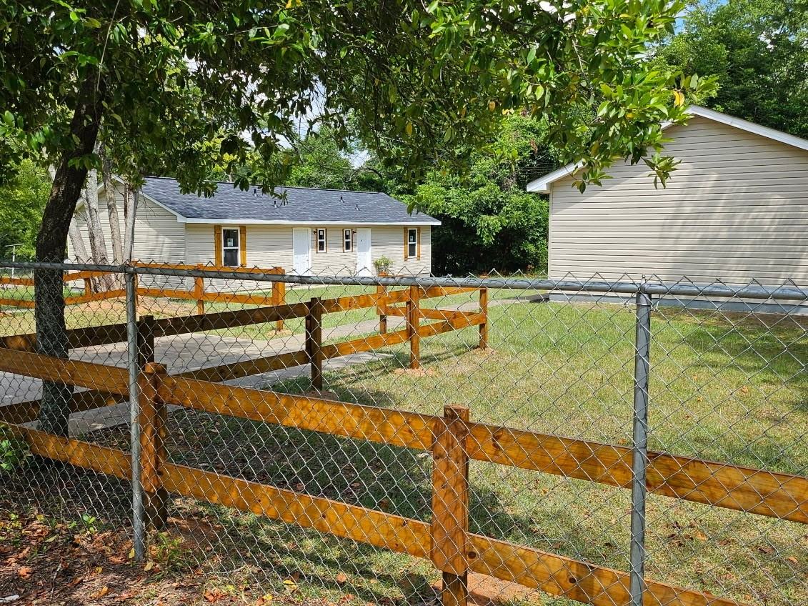 209 apt B ADDISON ST JOHNSTON SC 29832 Addison St - Photo 3 of 15