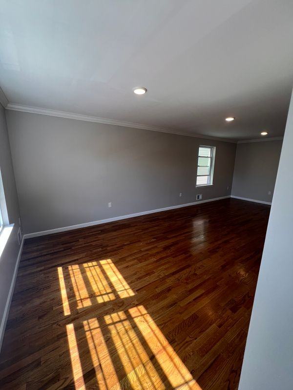 241 Franklin St - Photo 5 of 12