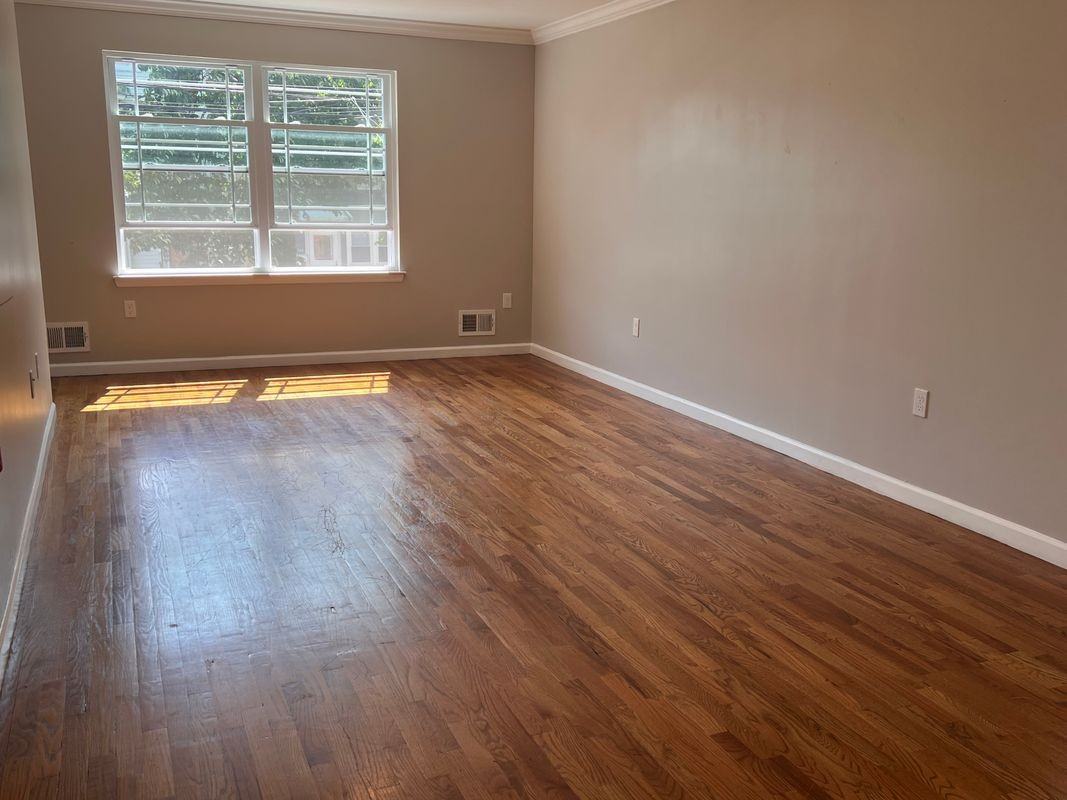 241 Franklin St - Photo 7 of 12