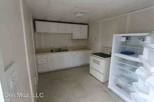 910 N First Ave - Photo 2 of 16