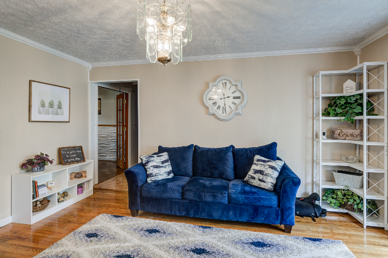 2027 Katelyn Dr - Photo 4 of 45