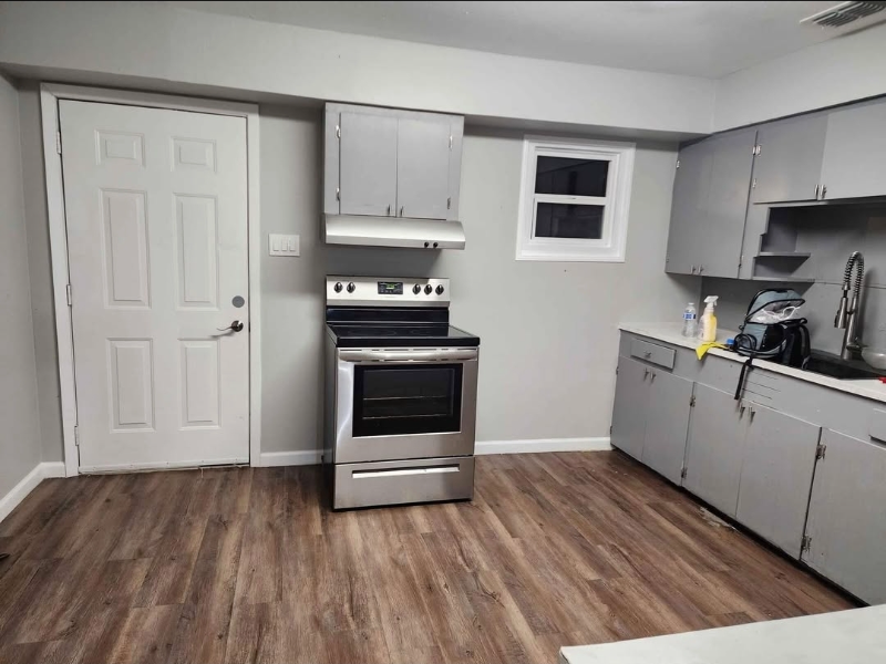 1208 Sabinas St - Photo 3 of 9