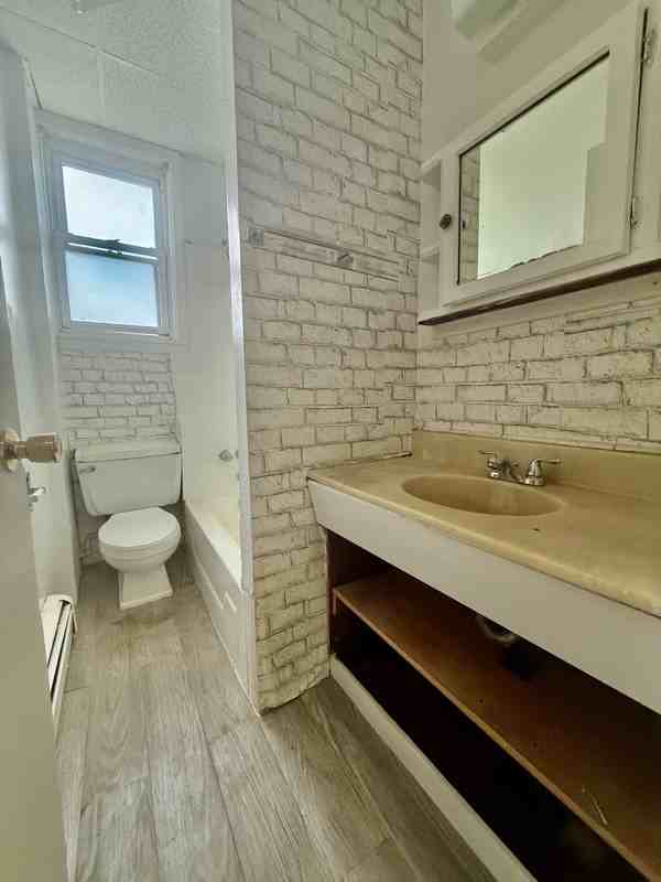 86 Main St - Photo 2 of 7