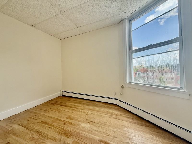 86 Main St - Photo 6 of 7