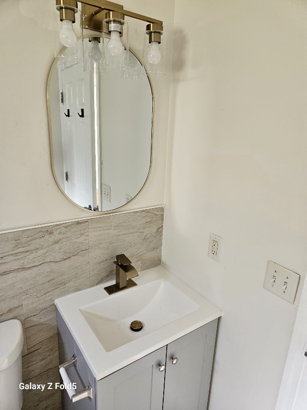 424 Leslie Street #2 - Photo 5 of 12
