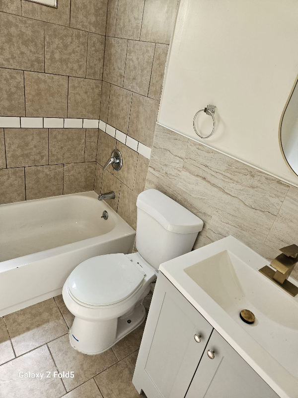 424 Leslie Street #2 - Photo 7 of 12