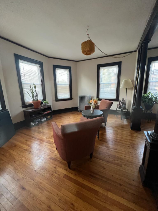 145 Stewart St - Photo 5 of 10