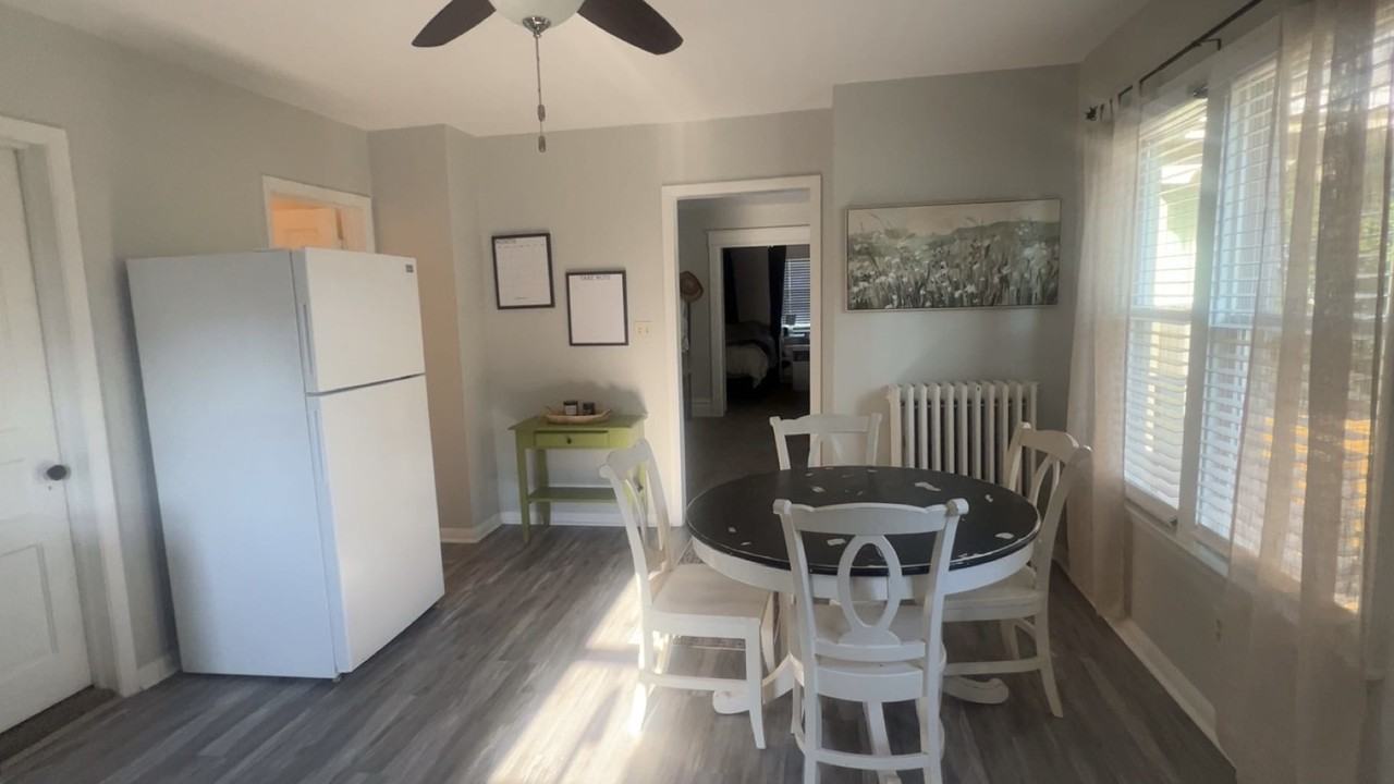 659 N Wisconsin St - Photo 3 of 15