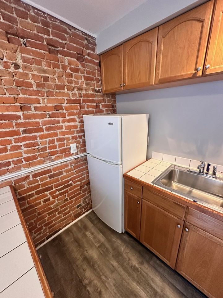 144 Cottage St #REAR - Photo 3 of 18