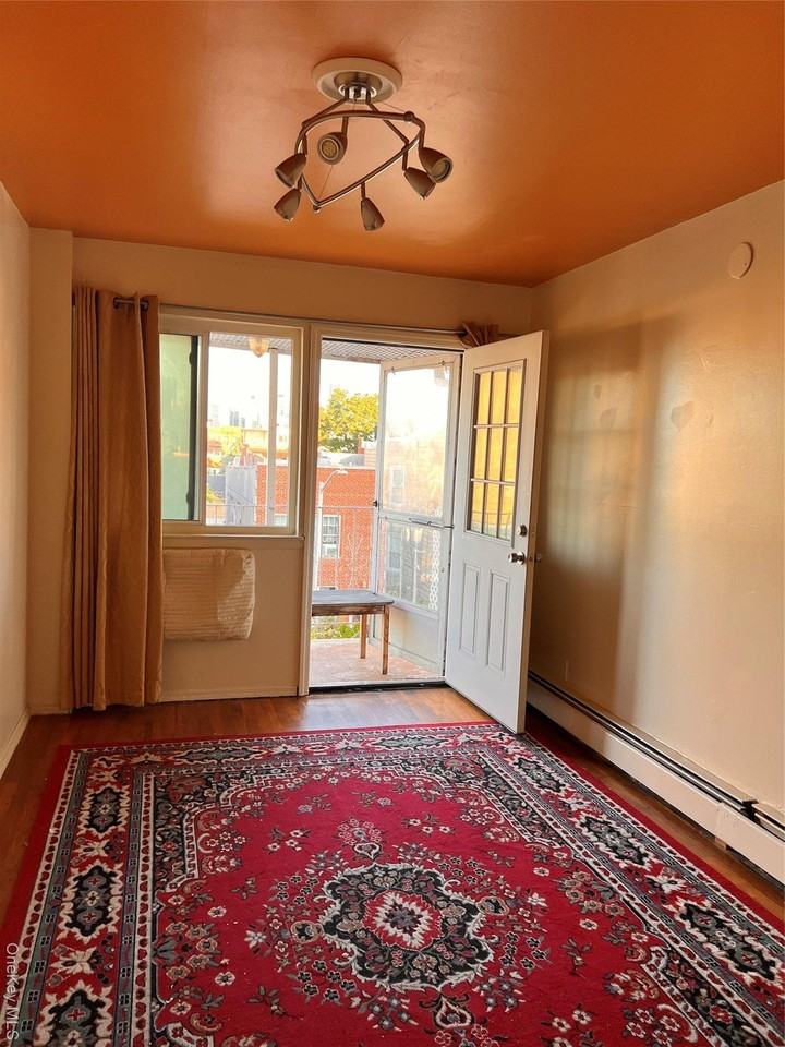 4327A 54th St #3rdFL - Photo 2 of 8