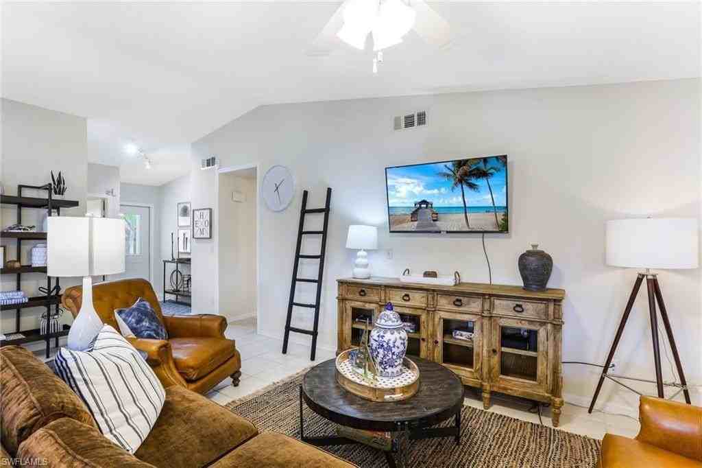 633 91st Ave N - Photo 6 of 25