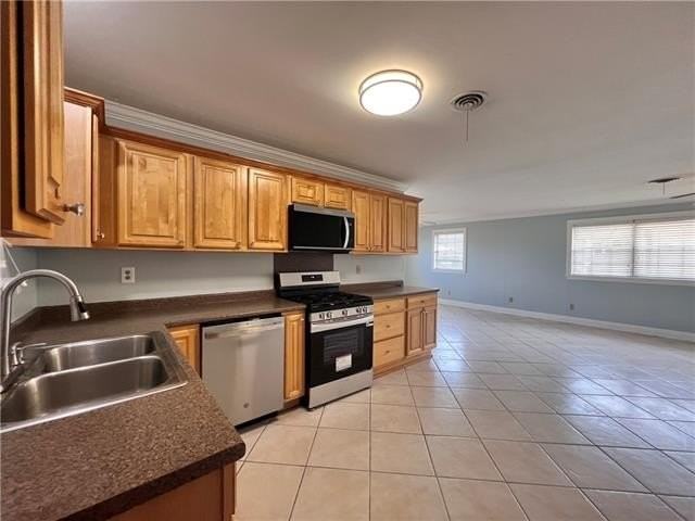 4640 Loveland St - Photo 4 of 12