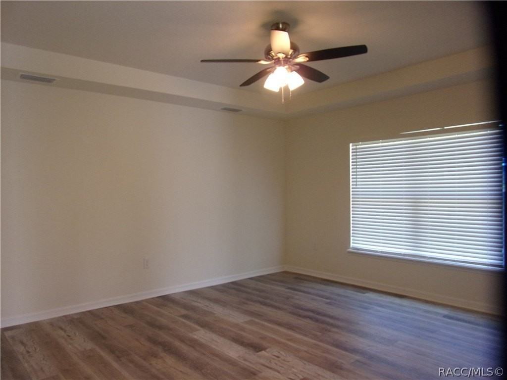 1718 Tuttle St - Photo 2 of 18