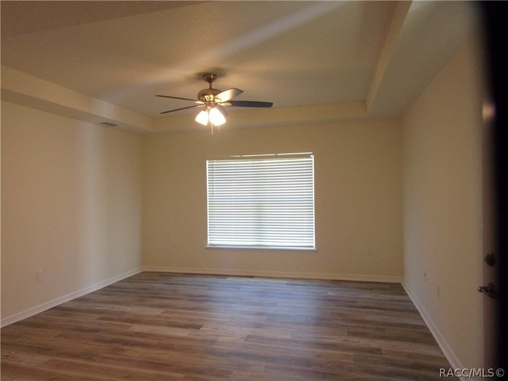 1718 Tuttle St - Photo 3 of 18