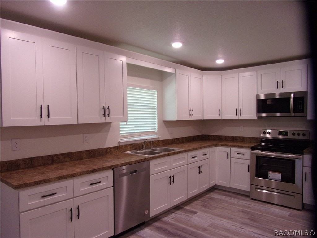 1718 Tuttle St - Photo 5 of 18