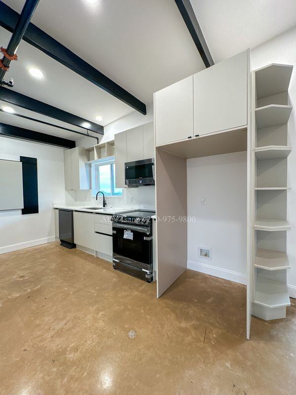 630 Montana St ##301