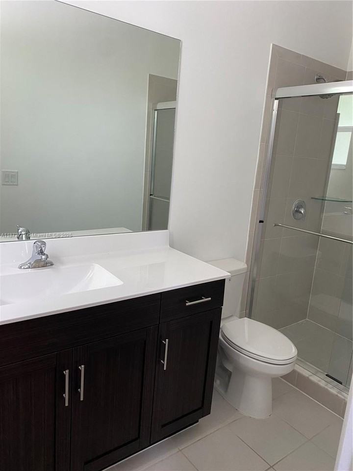 2712 Se 15th Ct - Photo 2 of 27