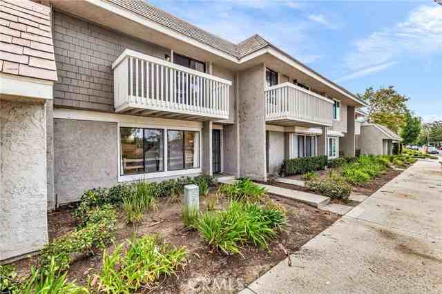 21704 Lake Vista Dr - Photo 3 of 33