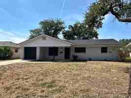 featured image of 233 Robin Hood Trl