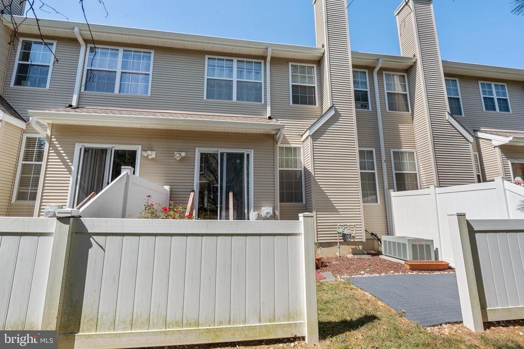 802 Yarrow Cir - Photo 2 of 35