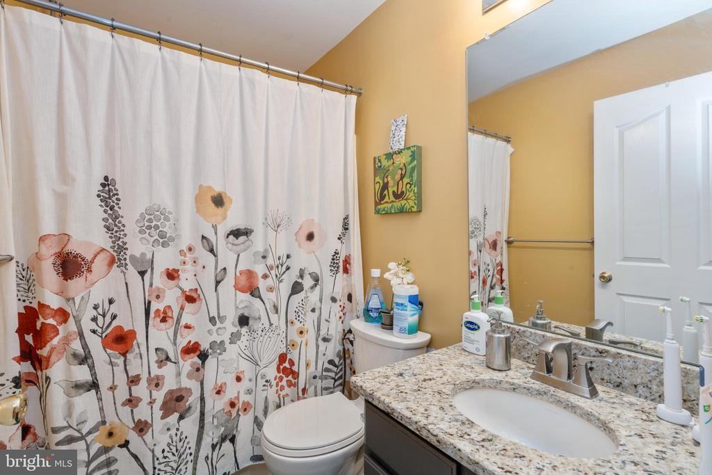 802 Yarrow Cir - Photo 3 of 35