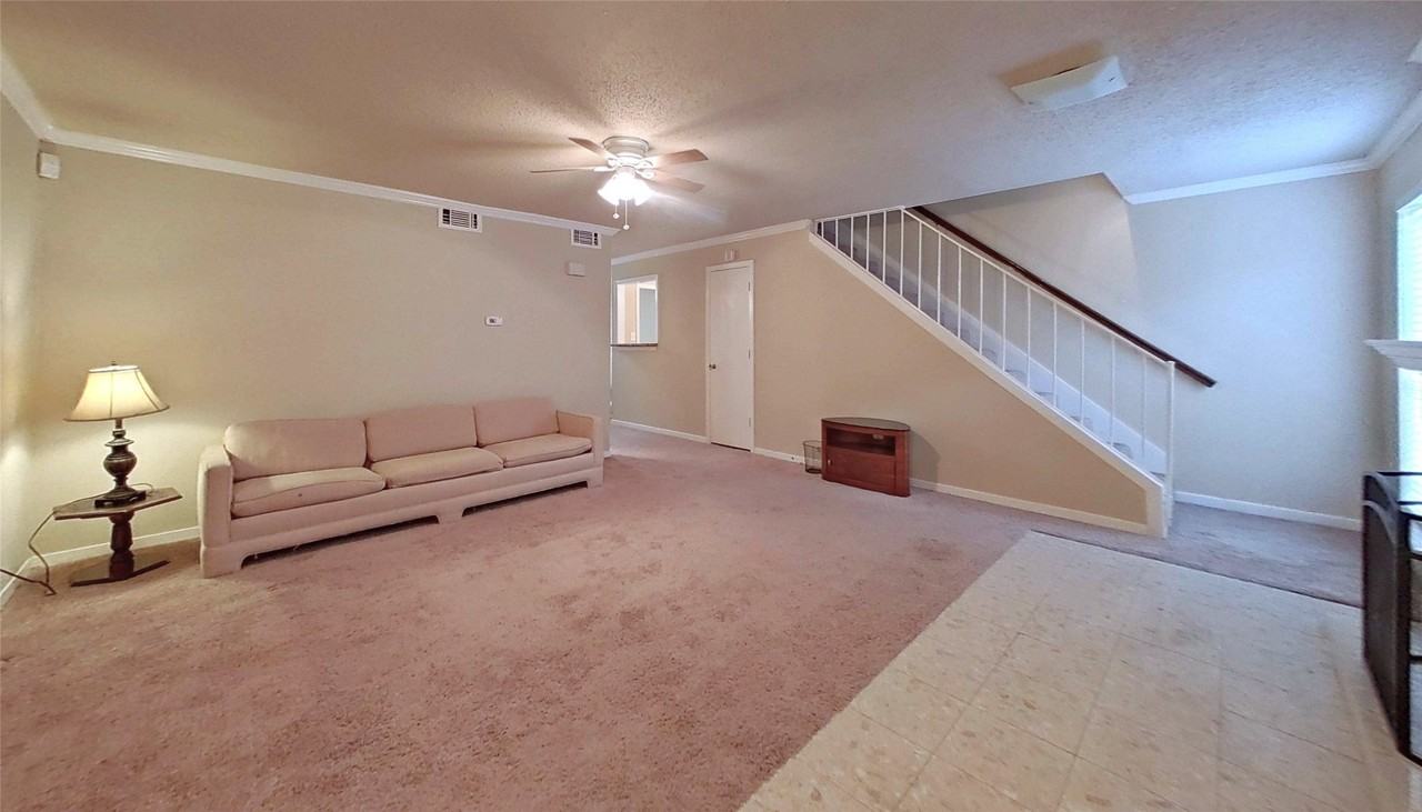 14211 Briarsage Ct - Photo 3 of 24