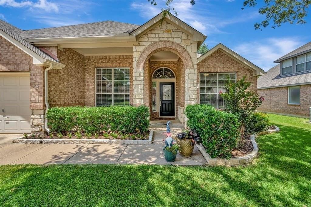 1310 Blairwood Dr - Photo 2 of 36