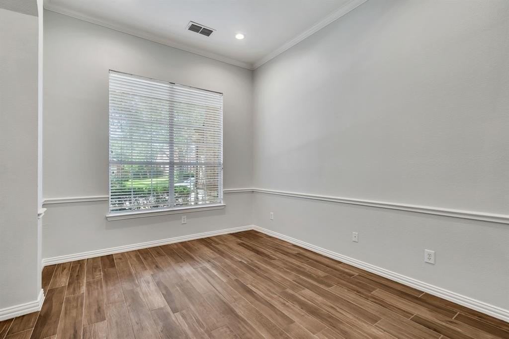 1310 Blairwood Dr - Photo 5 of 36