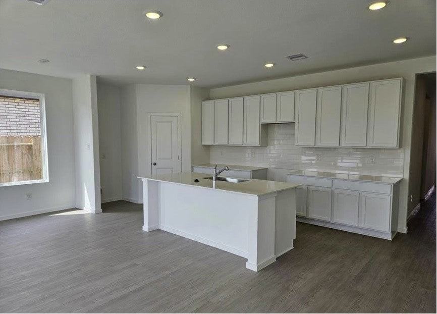 415 Robin Street - Photo 3 of 9