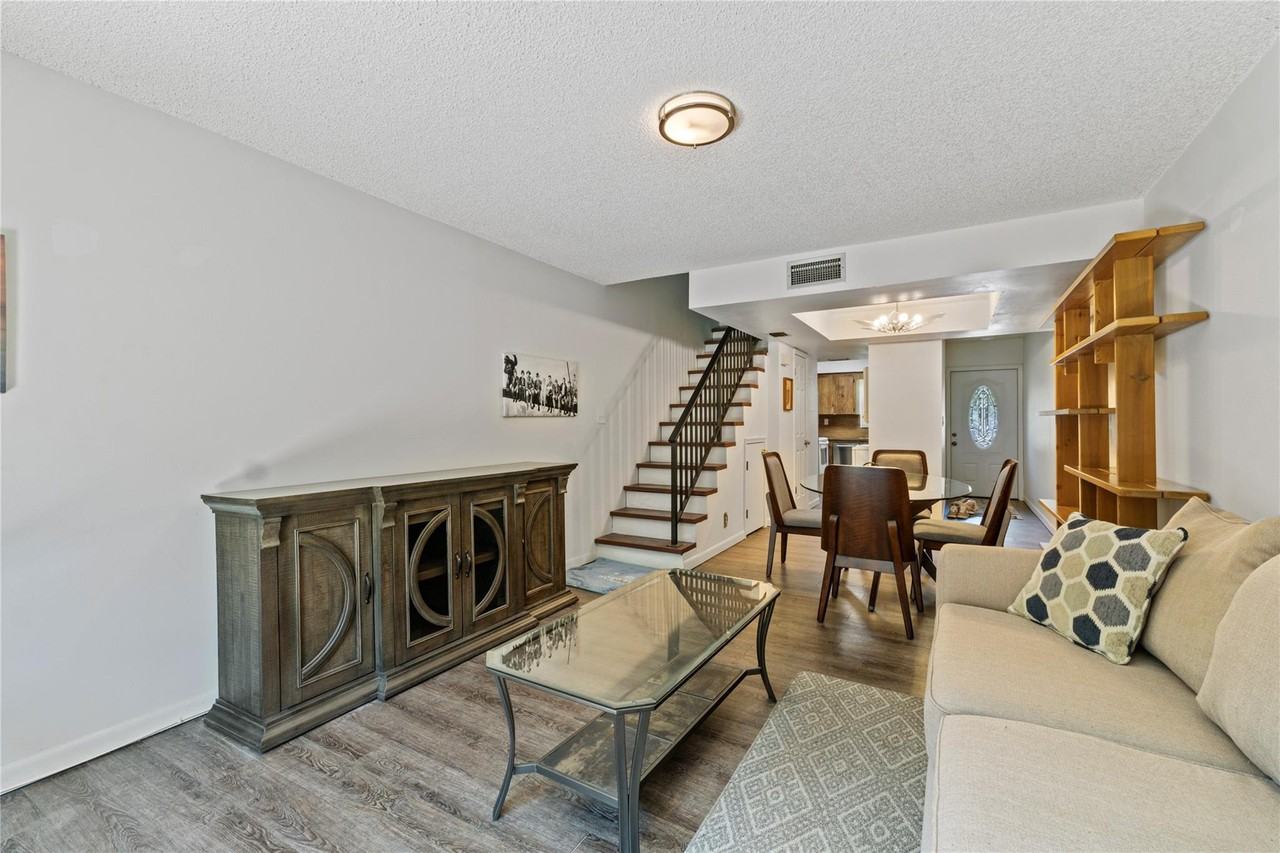 6131 Sw 42nd Ct - Photo 2 of 17