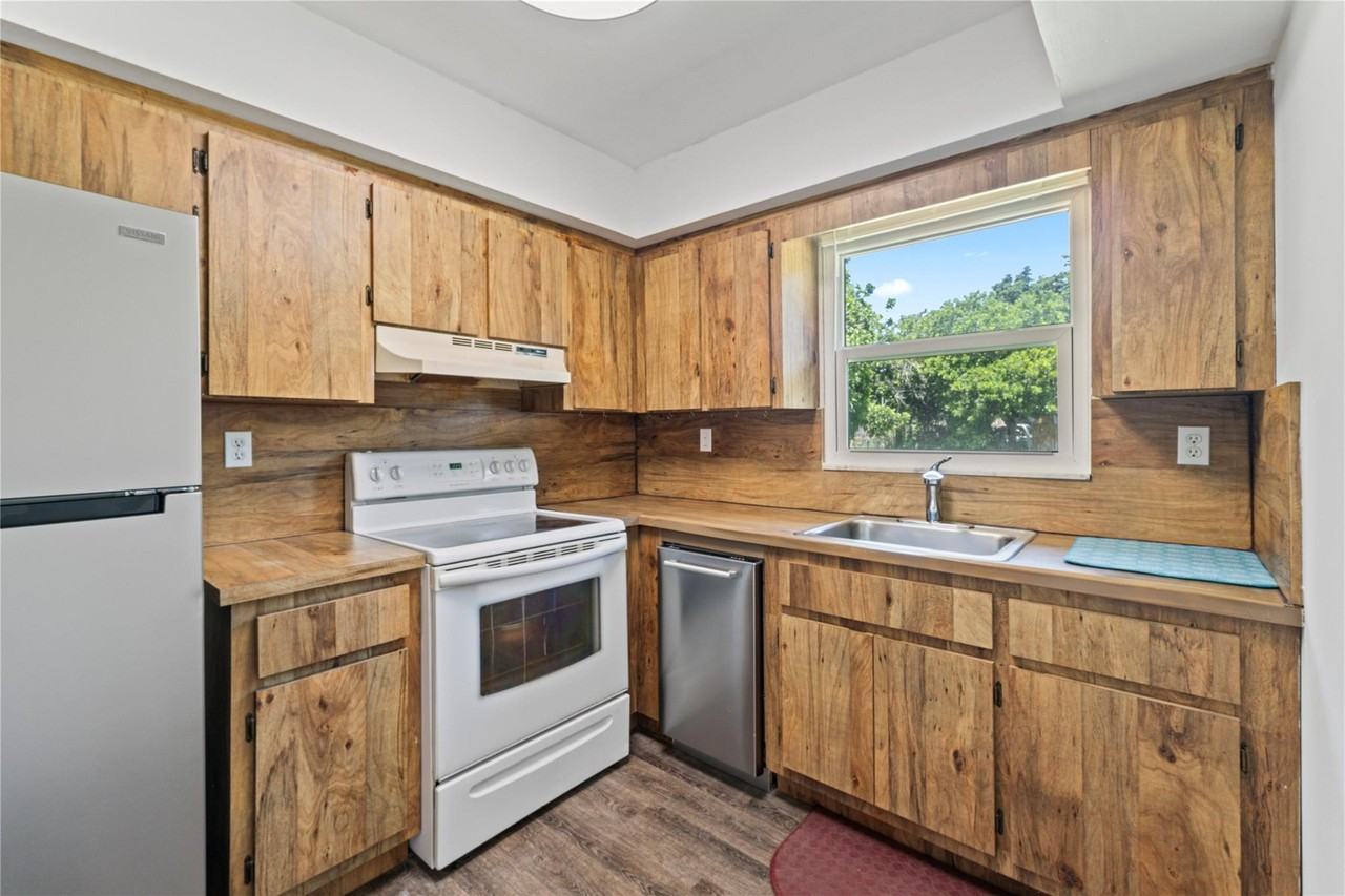 6131 Sw 42nd Ct - Photo 5 of 17