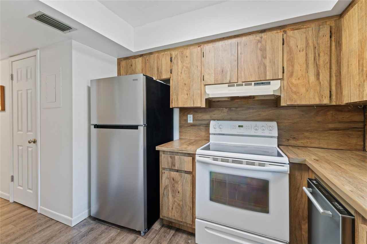 6131 Sw 42nd Ct - Photo 6 of 17