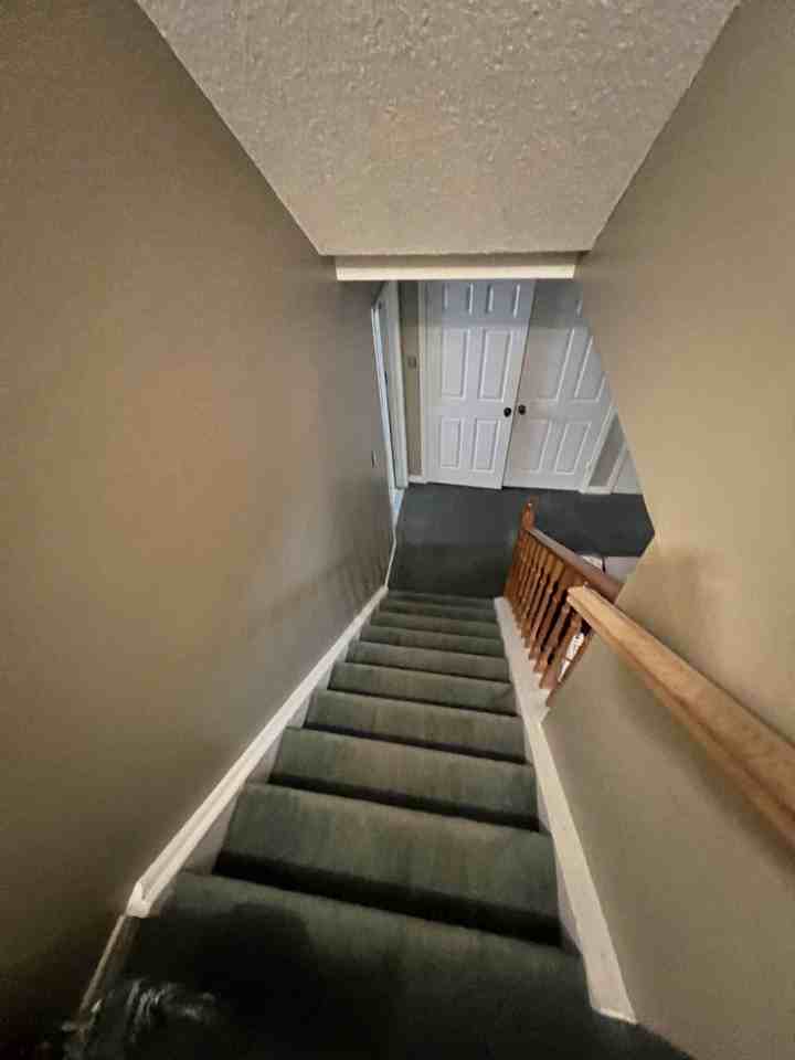 17 Long Island Crescent - Photo 3 of 13