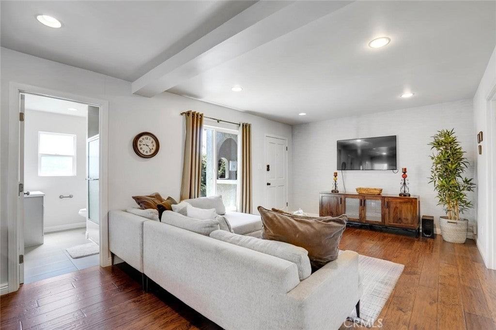 1301 S Hudson Ave - Photo 3 of 33