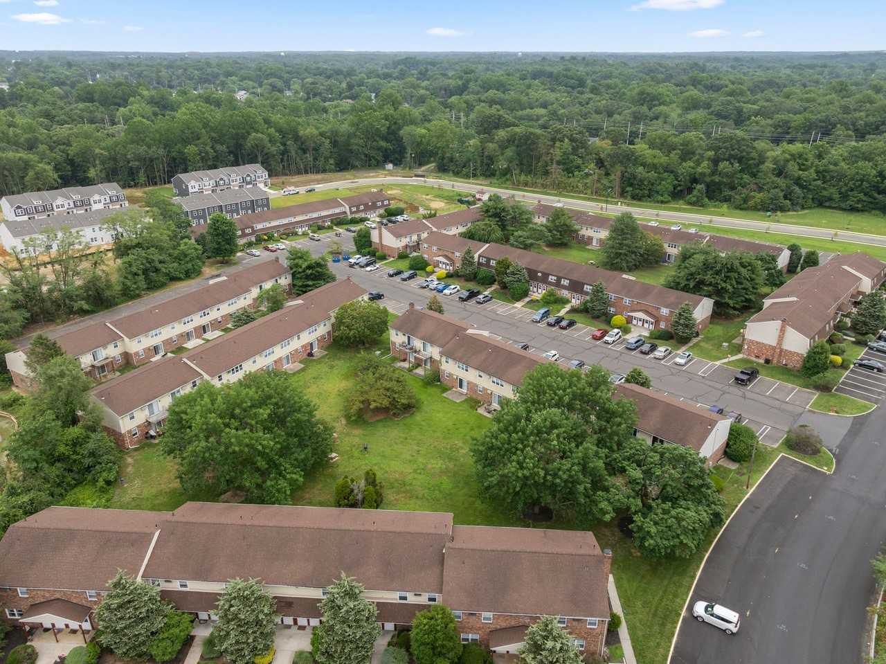 Metropolitan Runnemede - Photo 2 of 40