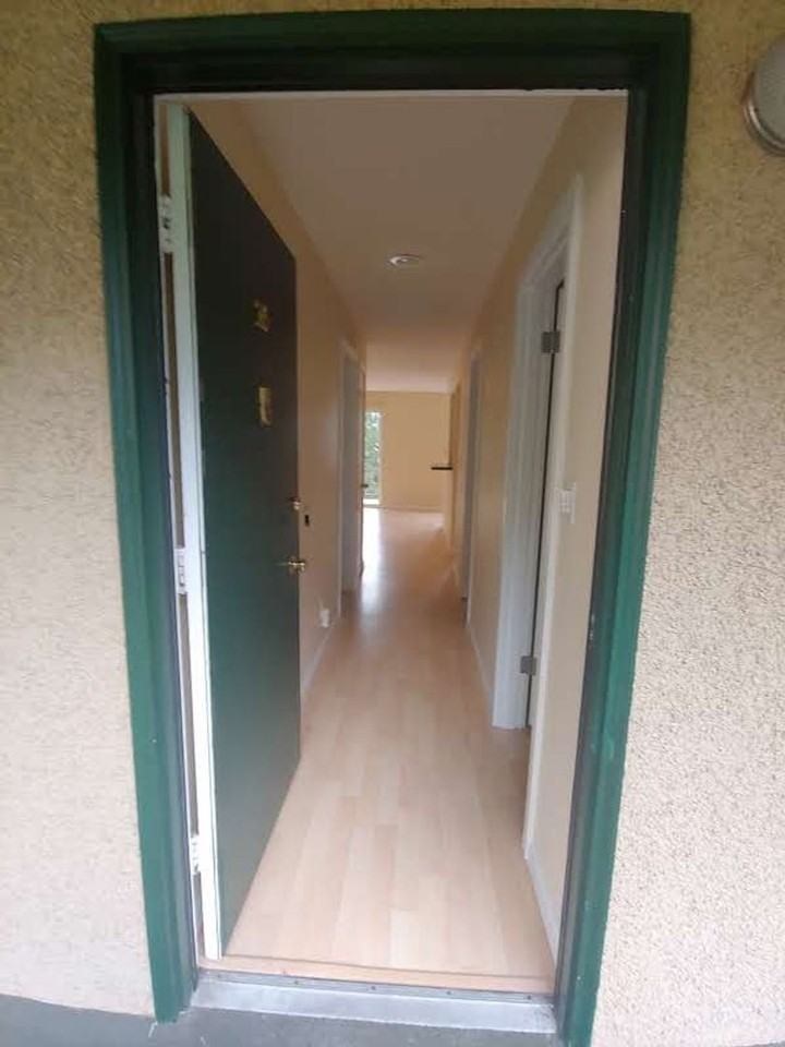 Mercer Manor Apartments - Photo 4 of 32